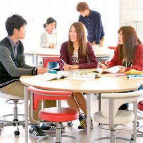 金城大学